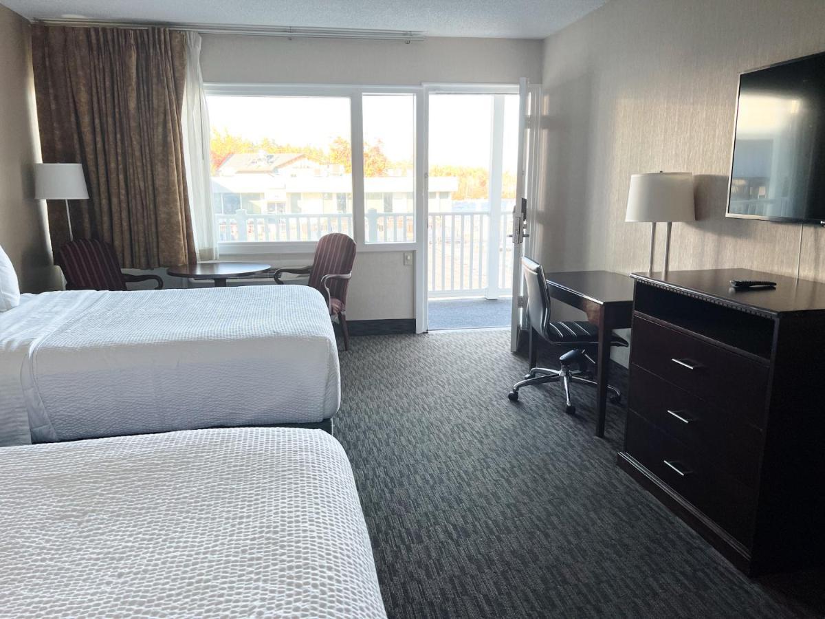 Georgian Lakeside 3*